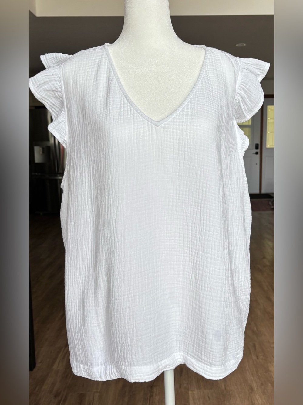 Reitmans White V-Neck Ruffle Sleeve Cotton ‘Cloud’ fabric Tank